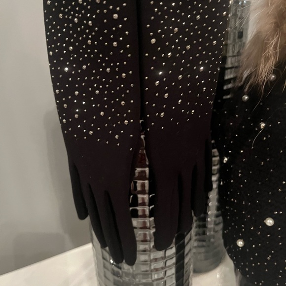 Brand 🎁New un worn in the package, Simon Chang , sparkling hat and gloves set🎁 - Picture 8 of 17